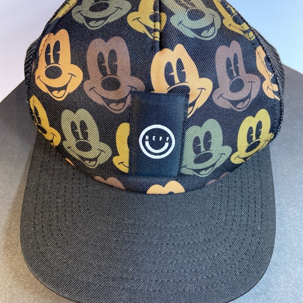 Neff Disney Hat Mickey Mouse Camo Colored SnapBack Trucker Cap Ajustible